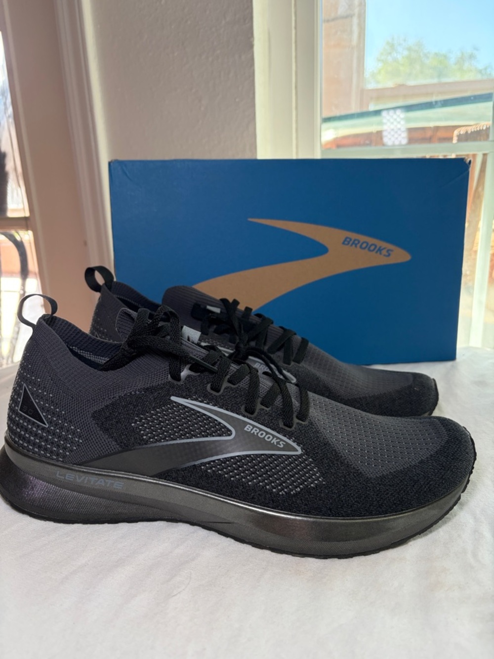 Brooks Men's Black Running Sneakers with Reflective Accents - Picture 1 of 5